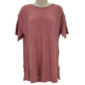 BKE Womans size L Raw Edge Short Sleeve Open Back Waffle Knit Top Withered Rose